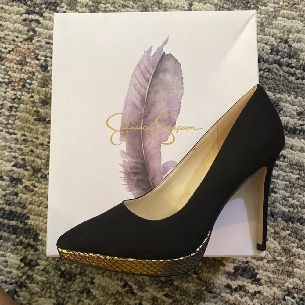 Jessica Simpson black and Gold detailed heels